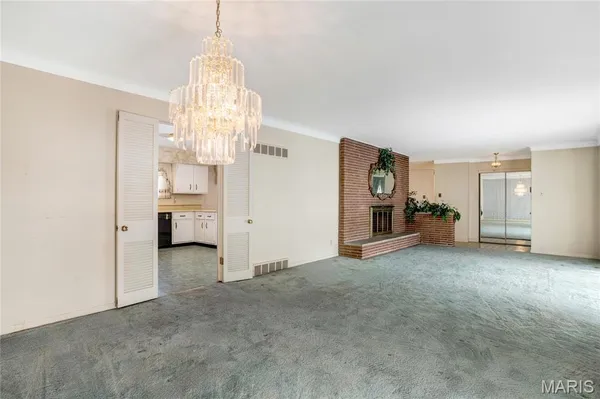 $170,000 | 41 Harneywold Drive, Ferguson, MO 63136