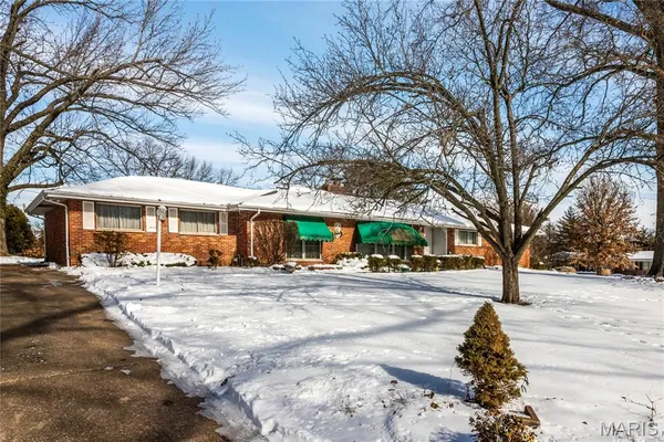 $170,000 | 41 Harneywold Drive, Ferguson, MO 63136