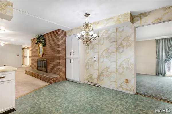 $170,000 | 41 Harneywold Drive, Ferguson, MO 63136