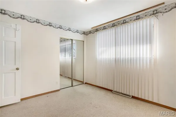 $170,000 | 41 Harneywold Drive, Ferguson, MO 63136