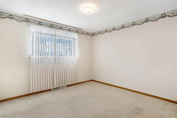 $170,000 | 41 Harneywold Drive, Ferguson, MO 63136