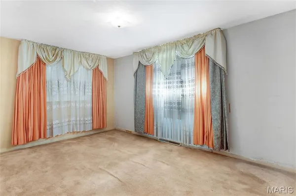 $170,000 | 41 Harneywold Drive, Ferguson, MO 63136