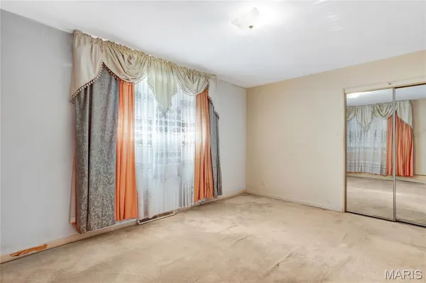 $170,000 | 41 Harneywold Drive, Ferguson, MO 63136