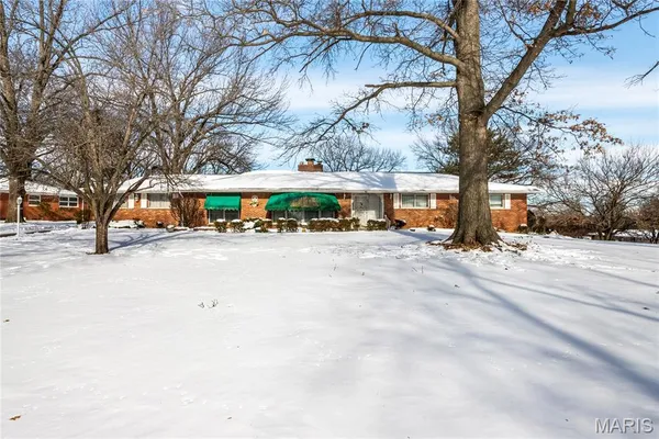 $170,000 | 41 Harneywold Drive, Ferguson, MO 63136