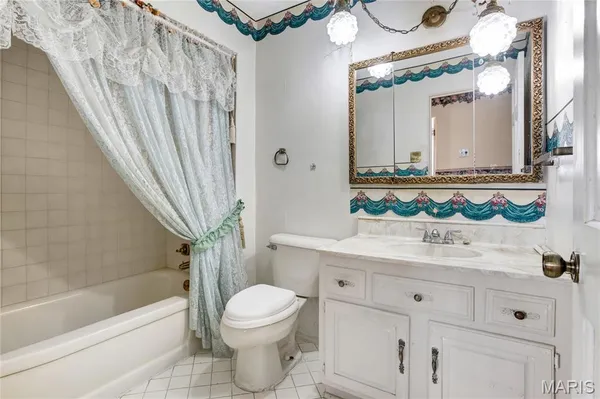 $170,000 | 41 Harneywold Drive, Ferguson, MO 63136