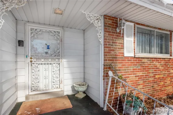 $170,000 | 41 Harneywold Drive, Ferguson, MO 63136