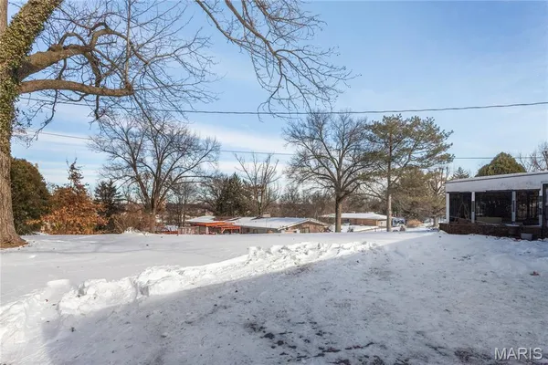 $170,000 | 41 Harneywold Drive, Ferguson, MO 63136