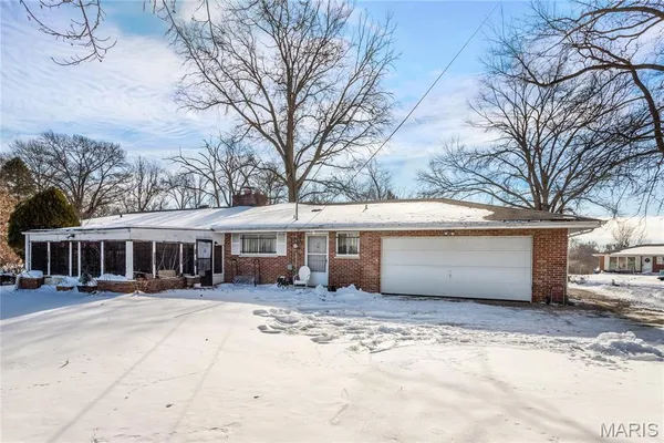 $170,000 | 41 Harneywold Drive, Ferguson, MO 63136