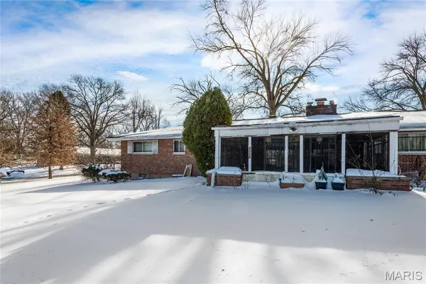 $170,000 | 41 Harneywold Drive, Ferguson, MO 63136