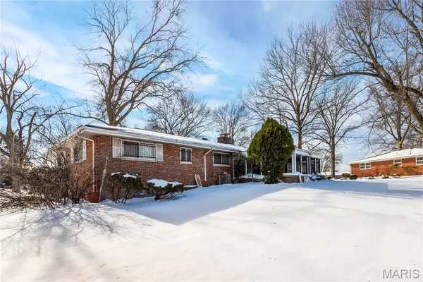 $170,000 | 41 Harneywold Drive, Ferguson, MO 63136