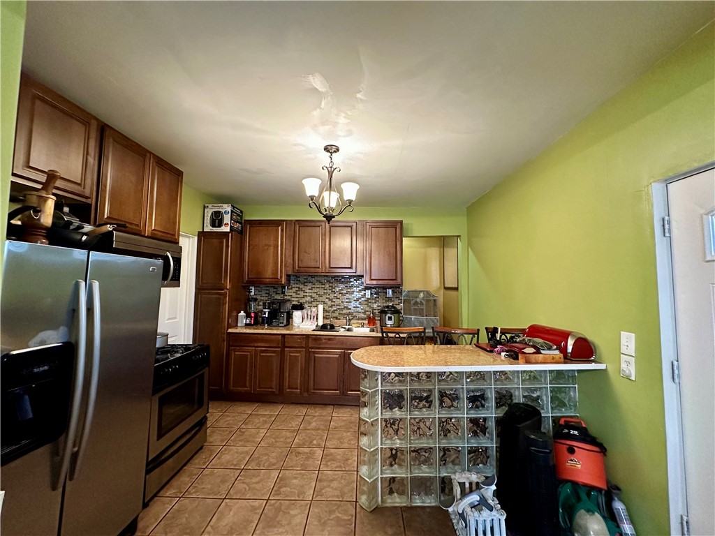 768 Ave D Rochester, NY 14621 - Photo 5 of 41