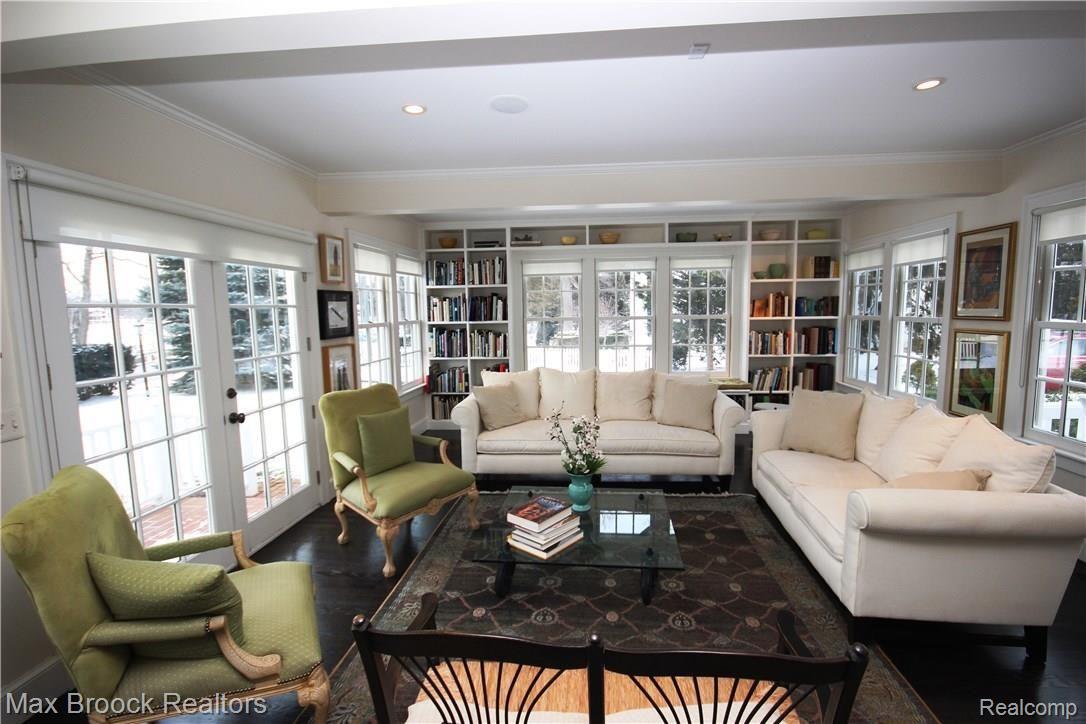 3727 Franklin Road Bloomfield Hills, MI 48302 - Photo 11 of 44 Sophistication illuminated