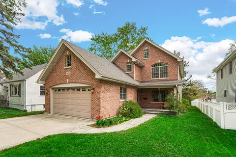 $874,900 | 445 South Maple Street, Itasca, IL 60143
