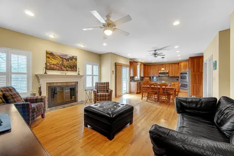 $874,900 | 445 South Maple Street, Itasca, IL 60143