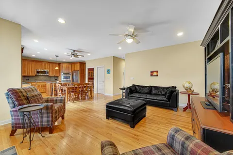 $874,900 | 445 South Maple Street, Itasca, IL 60143