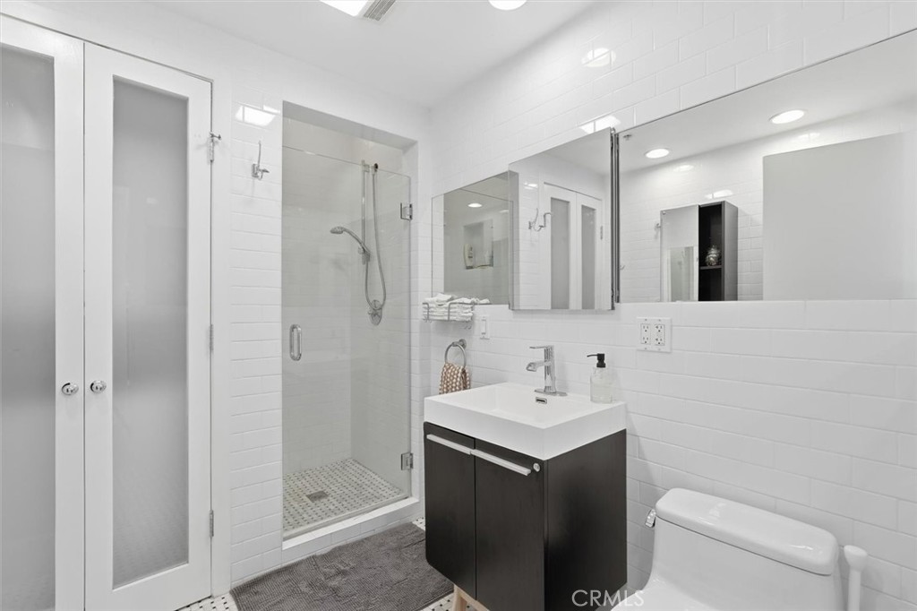 943 14th Street, Unit 101 Santa Monica, CA 90403 - Photo 17 of 23