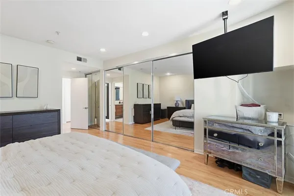 $1,299,000 | 943 14th Street, Unit 101, Santa Monica, CA 90403