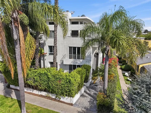 $1,299,000 | 943 14th Street, Unit 101, Santa Monica, CA 90403