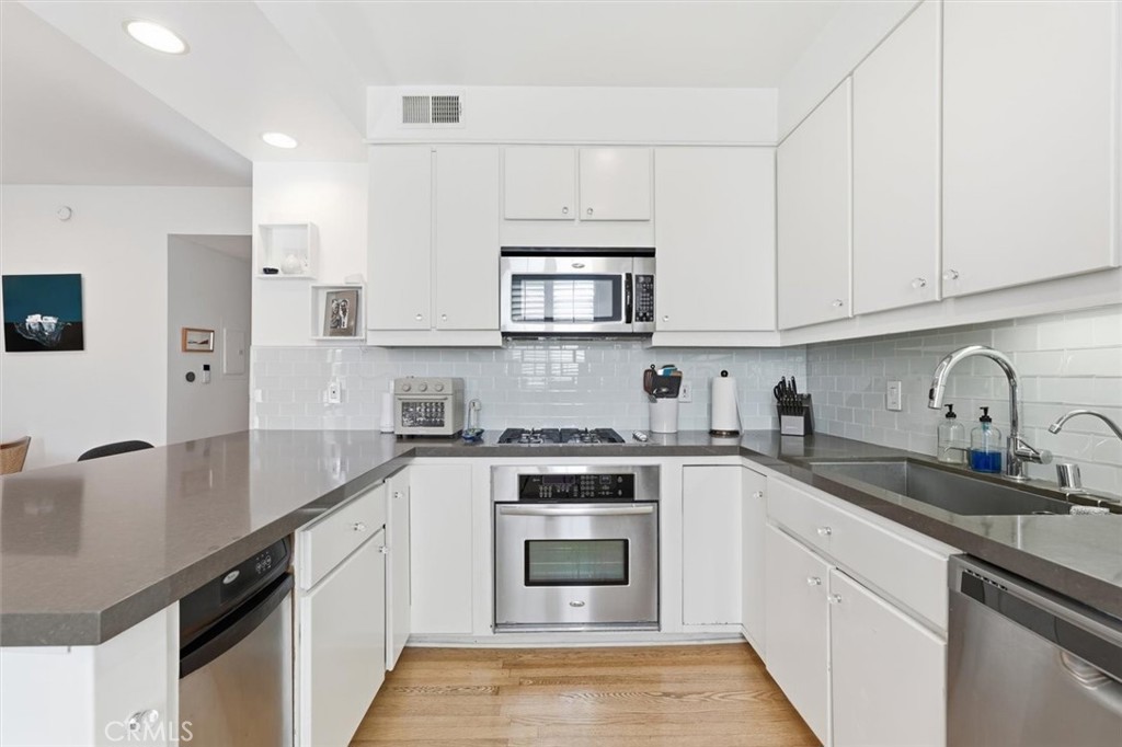 943 14th Street, Unit 101 Santa Monica, CA 90403 - Photo 6 of 23