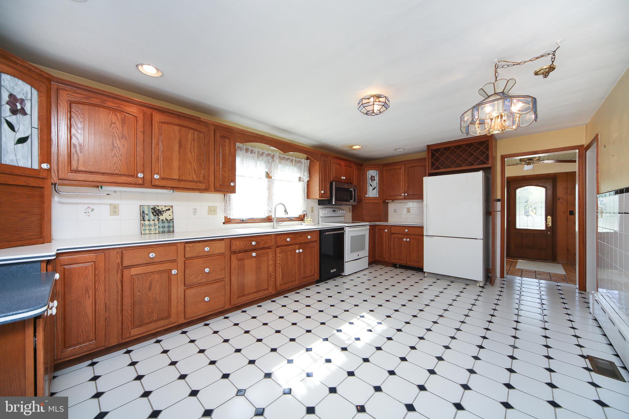 2309 Hendricks Station Road Harleysville, PA 19438 - Photo 4 of 39 Gallery Image 4