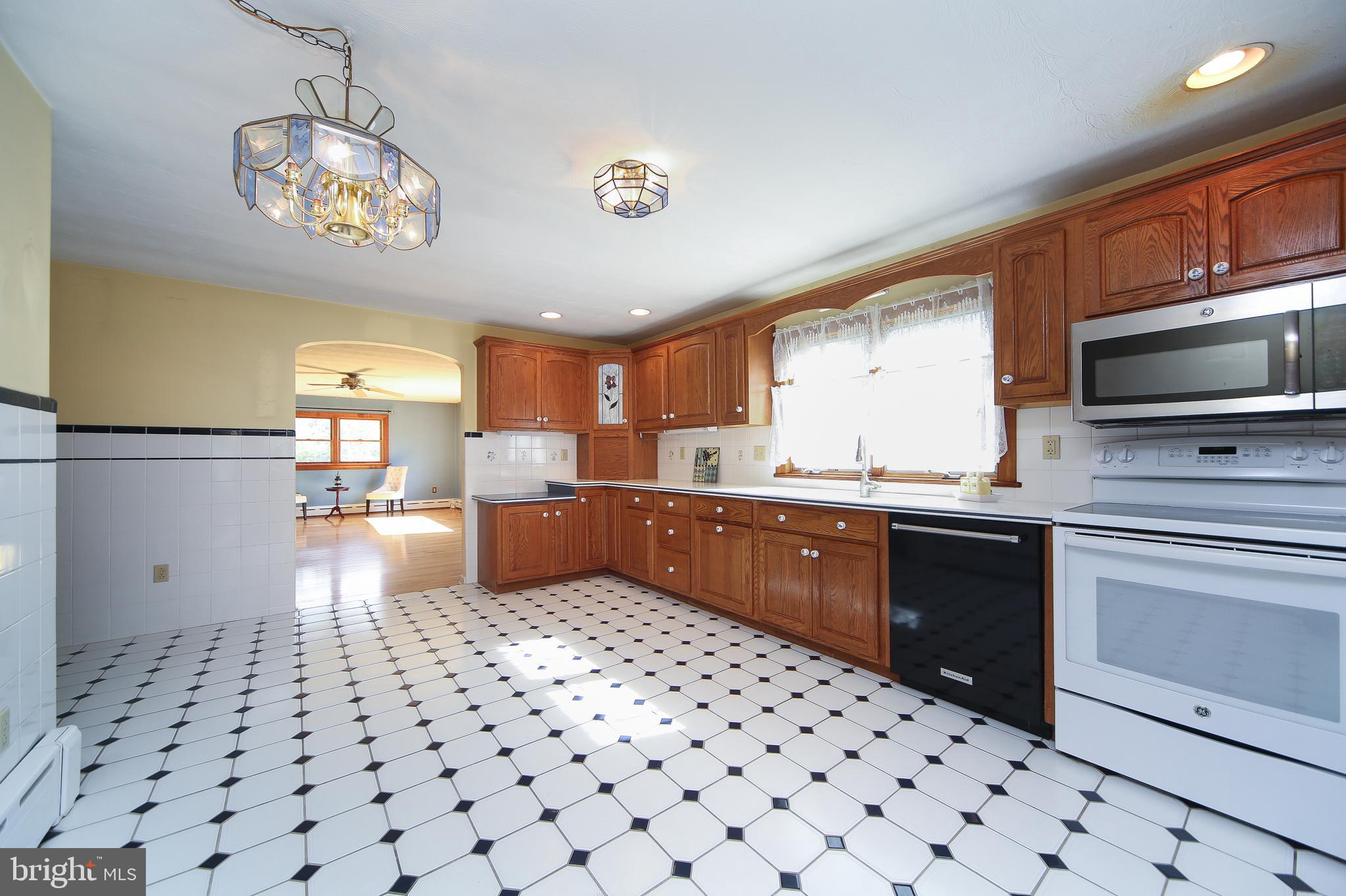 2309 Hendricks Station Road Harleysville, PA 19438 - Photo 5 of 39 Gallery Image 5