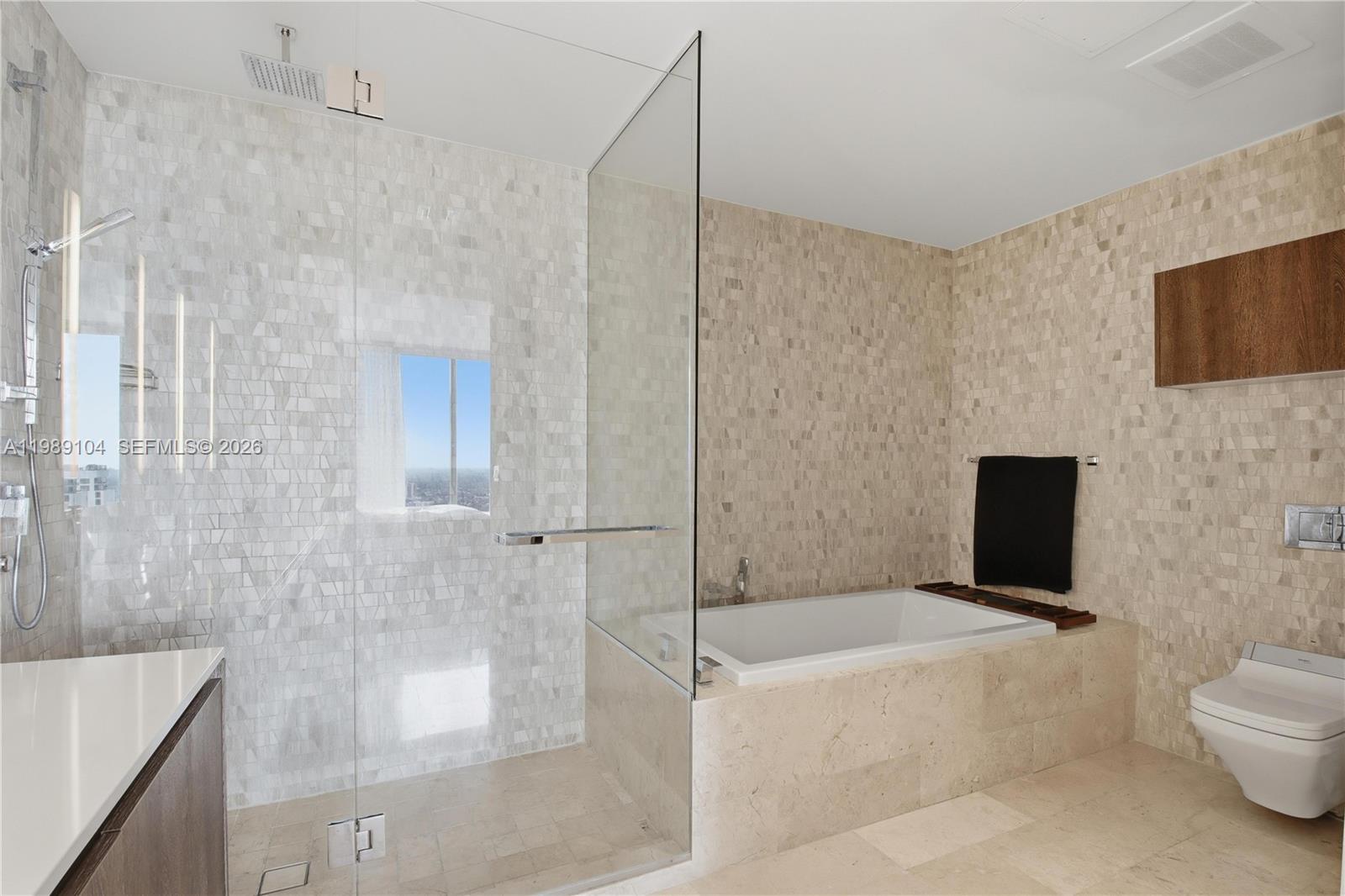 88 Southwest 7th Street, Unit 2404 Miami, FL 33130 - Photo 8 of 32