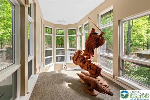 $2,500,000 | 310 Hunters Farm Road, Henryville, PA 18332