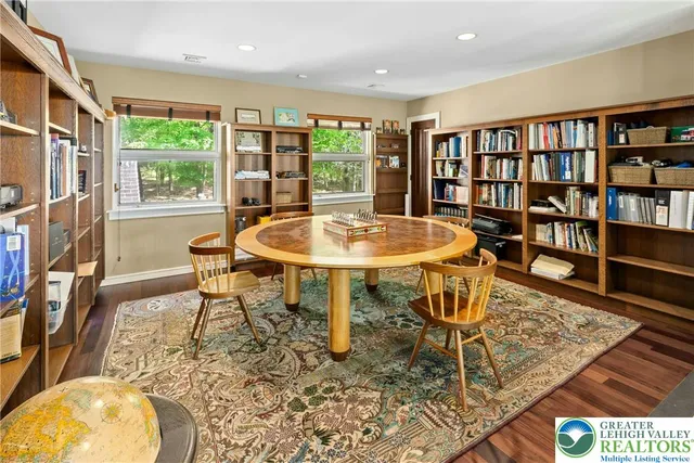 $2,500,000 | 310 Hunters Farm Road, Henryville, PA 18332