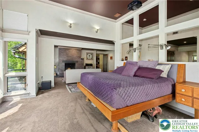 $2,500,000 | 310 Hunters Farm Road, Henryville, PA 18332