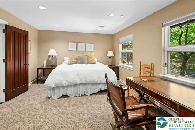 $2,500,000 | 310 Hunters Farm Road, Henryville, PA 18332