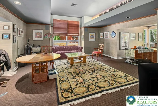 $2,500,000 | 310 Hunters Farm Road, Henryville, PA 18332