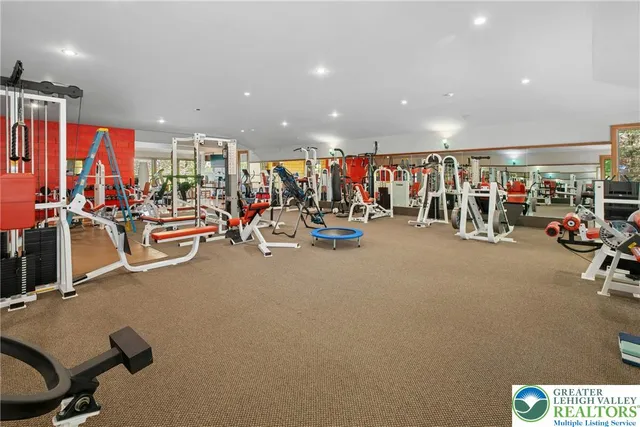 $2,500,000 | 310 Hunters Farm Road, Henryville, PA 18332