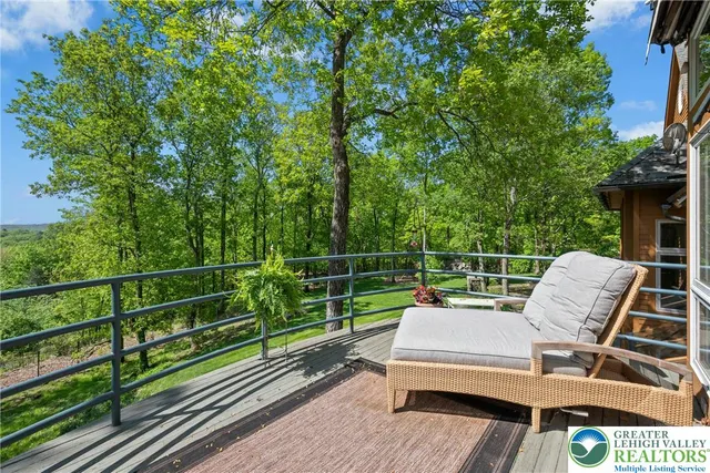 $2,500,000 | 310 Hunters Farm Road, Henryville, PA 18332