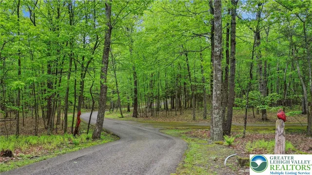 $2,500,000 | 310 Hunters Farm Road, Henryville, PA 18332