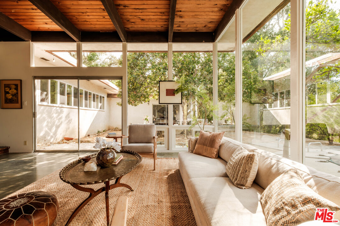 21269 Entrada Road Topanga, CA 90290 - Photo 7 of 73