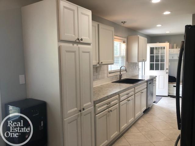 38084 Radde Street Clinton Township, MI 48036 - Photo 10 of 36 50070811-9.JPG