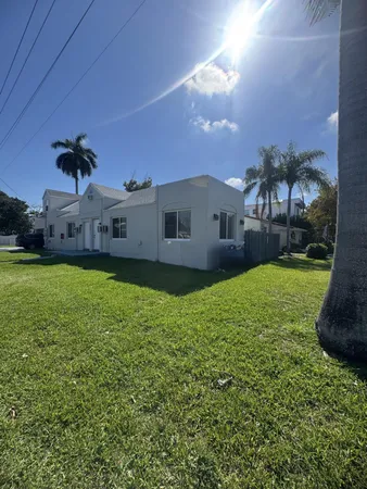$2,395 | 317 Northeast 13th Avenue, Unit 3, Fort Lauderdale, FL 33301