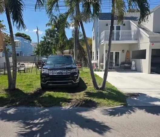 $2,395 | 317 Northeast 13th Avenue, Unit 3, Fort Lauderdale, FL 33301