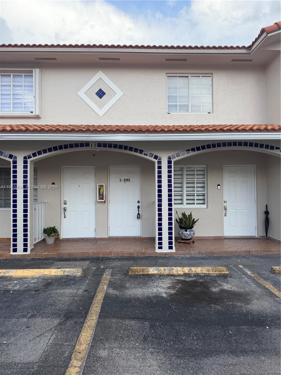 10101 West Okeechobee Road, Unit 17202 Hialeah Gardens, FL 33016 - Photo 2 of 17