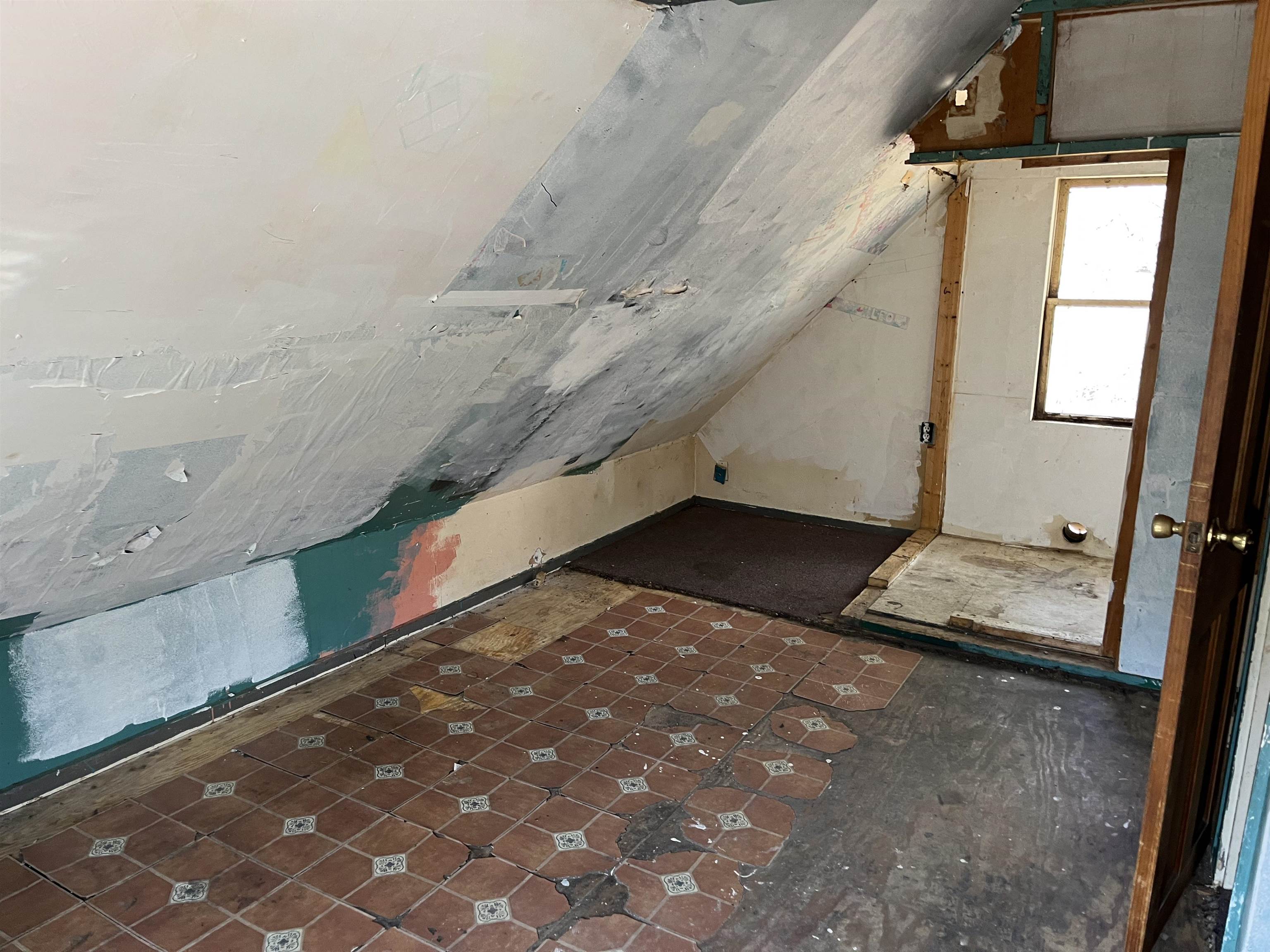 76 Water Street Barton, VT 05822 - Photo 8 of 12
