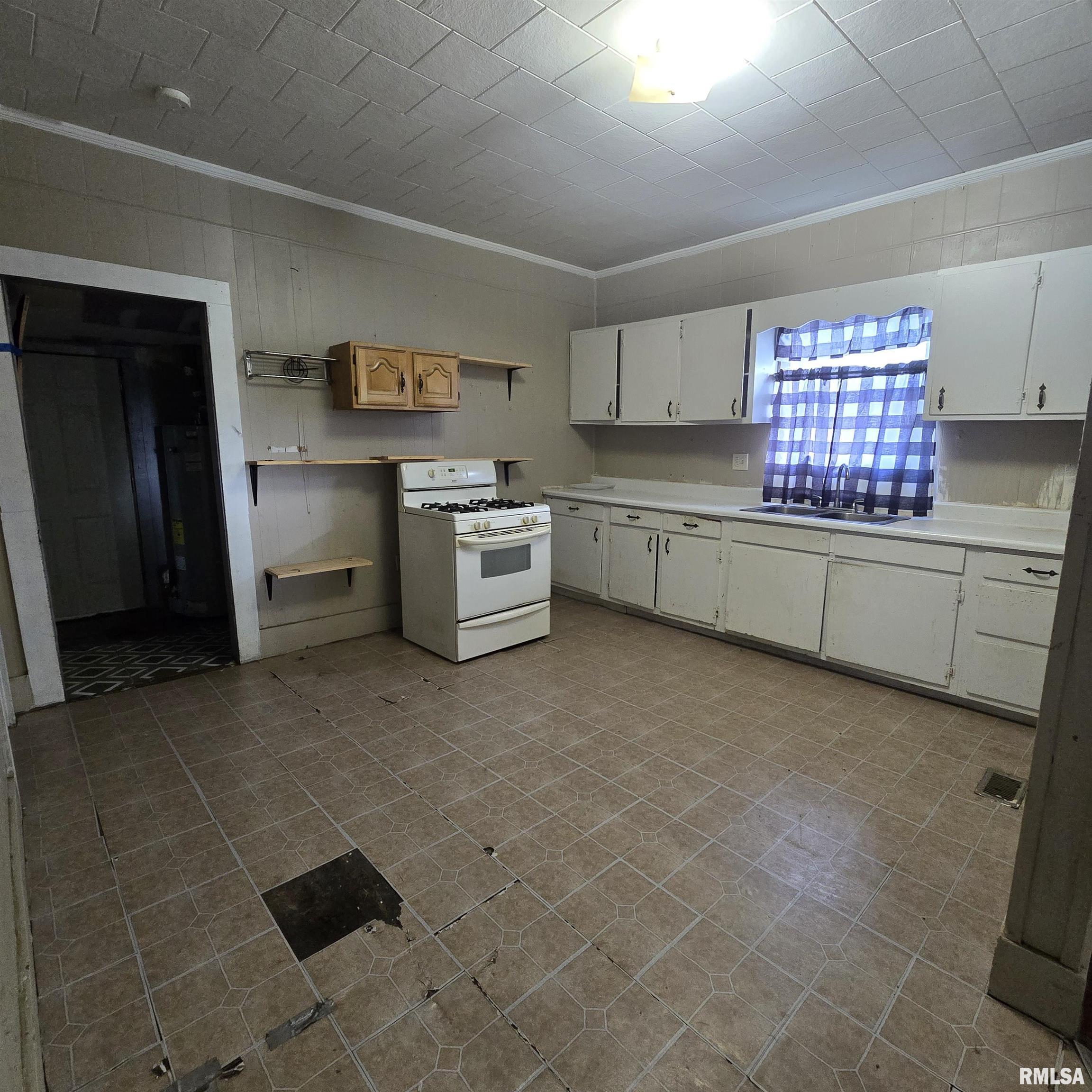 532 Bush Avenue Hurst, IL 62949 - Photo 8 of 11 Gallery Image 8