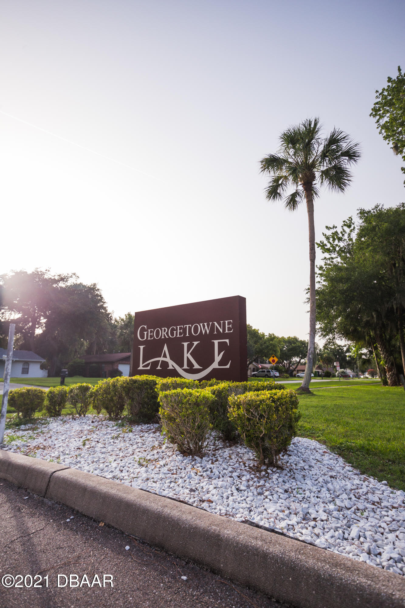 1600 Big Tree Road, Unit B8 South Daytona, FL 32119 - Photo 27 of 27 a view of a yard with a barn
