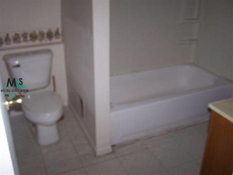 7487 North River Road Marine City, MI 48039 - Photo 9 of 12 278056-8.JPG