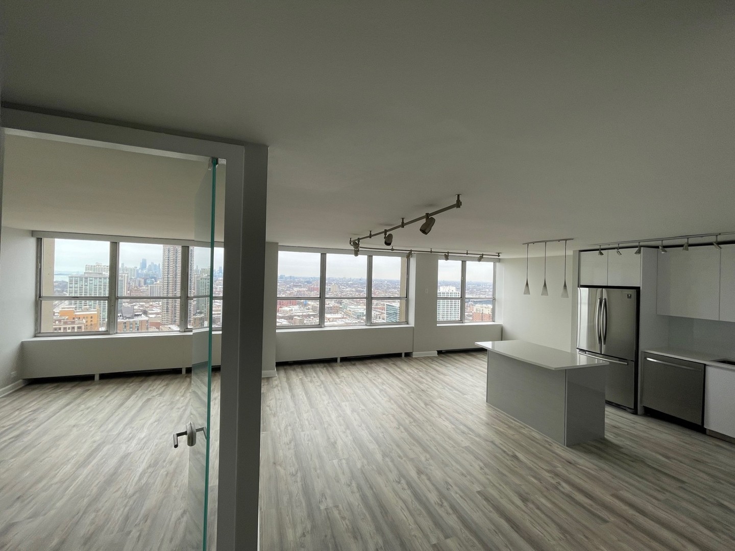 655 West Irving Park Road, Unit 3313 Chicago, IL 60613 - Photo 4 of 26