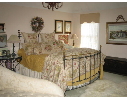 5 Woodstone Road Northborough, MA 01532 - Photo 13 of 20 Gallery Image 13