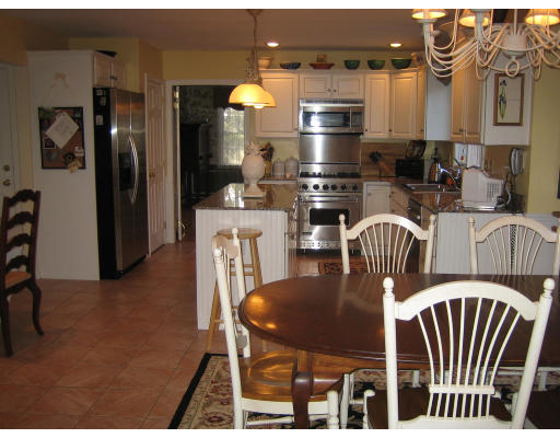 5 Woodstone Road Northborough, MA 01532 - Photo 4 of 20 Gallery Image 4
