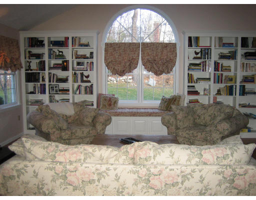 5 Woodstone Road Northborough, MA 01532 - Photo 8 of 20 Gallery Image 8