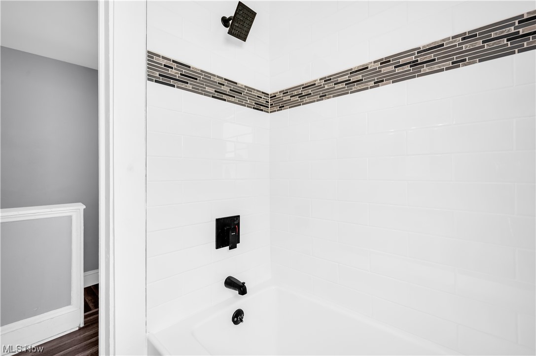 3394 Hartwood Road Cleveland, OH 44112 - Photo 24 of 32