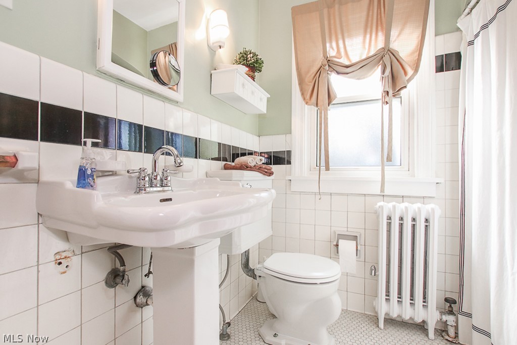 1344 Plainfield Road Cleveland, OH 44121 - Photo 7 of 32 Gallery Image 7