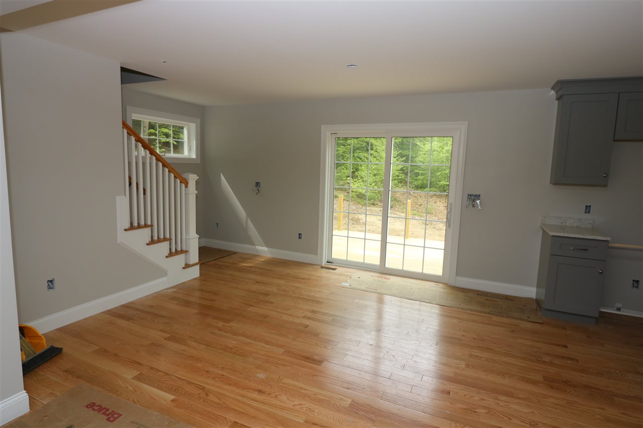 108 Raymond Road, Unit 13 Nottingham, NH 03290 - Photo 4 of 29